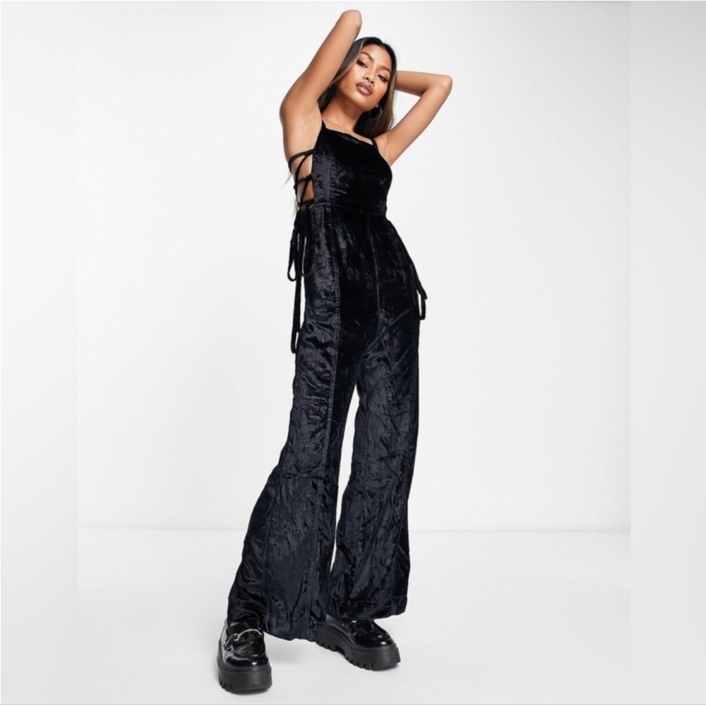 NEW Free People 90s Forever Velvet Overall Jumpsuit Black Size Small